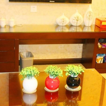 Chengdu Ronghome Hotel Bagian luar foto
