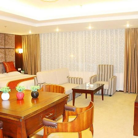 Chengdu Ronghome Hotel Bagian luar foto