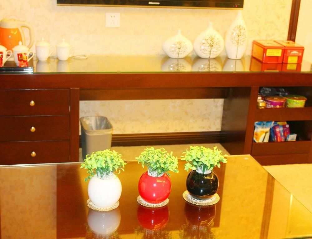 Chengdu Ronghome Hotel Bagian luar foto