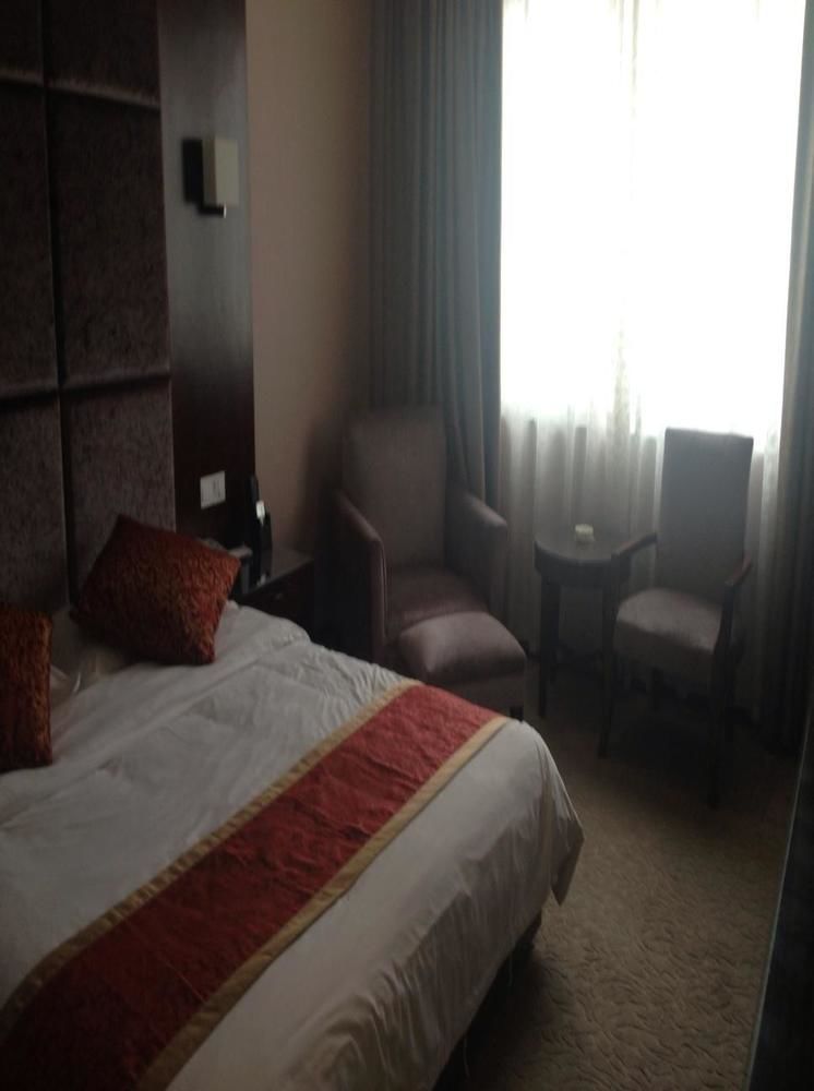 Chengdu Ronghome Hotel Bagian luar foto