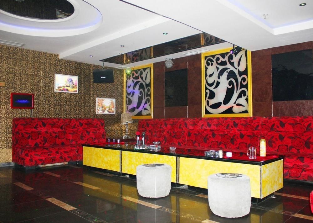 Chengdu Ronghome Hotel Bagian luar foto