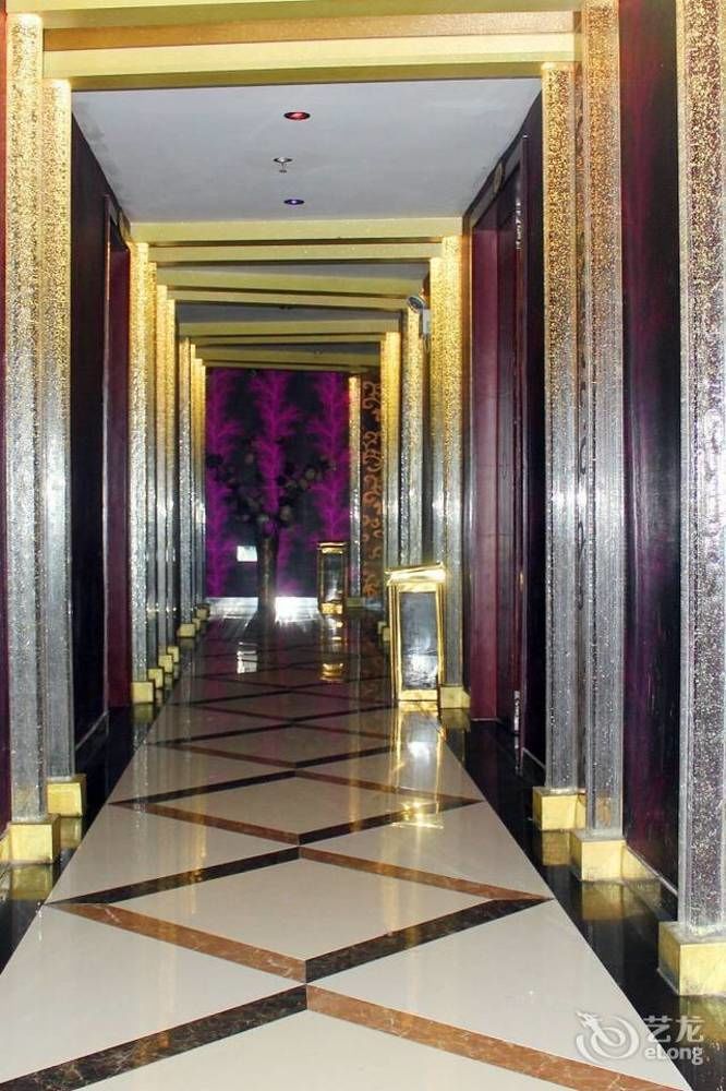 Chengdu Ronghome Hotel Bagian luar foto
