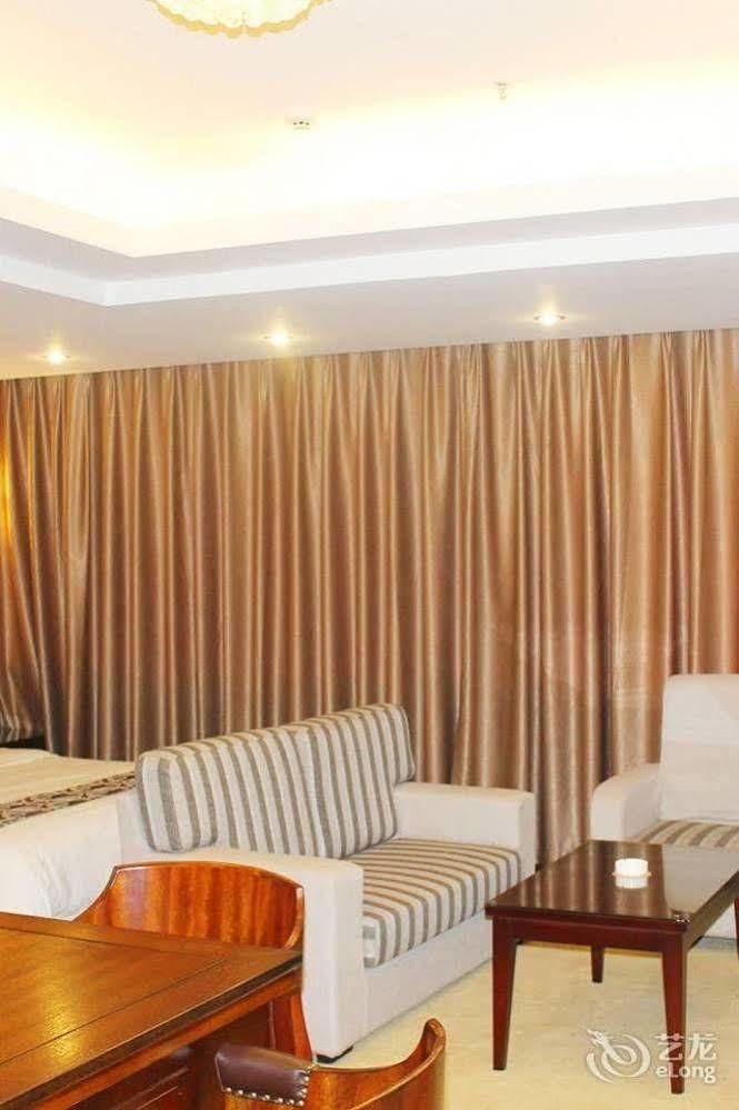 Chengdu Ronghome Hotel Bagian luar foto