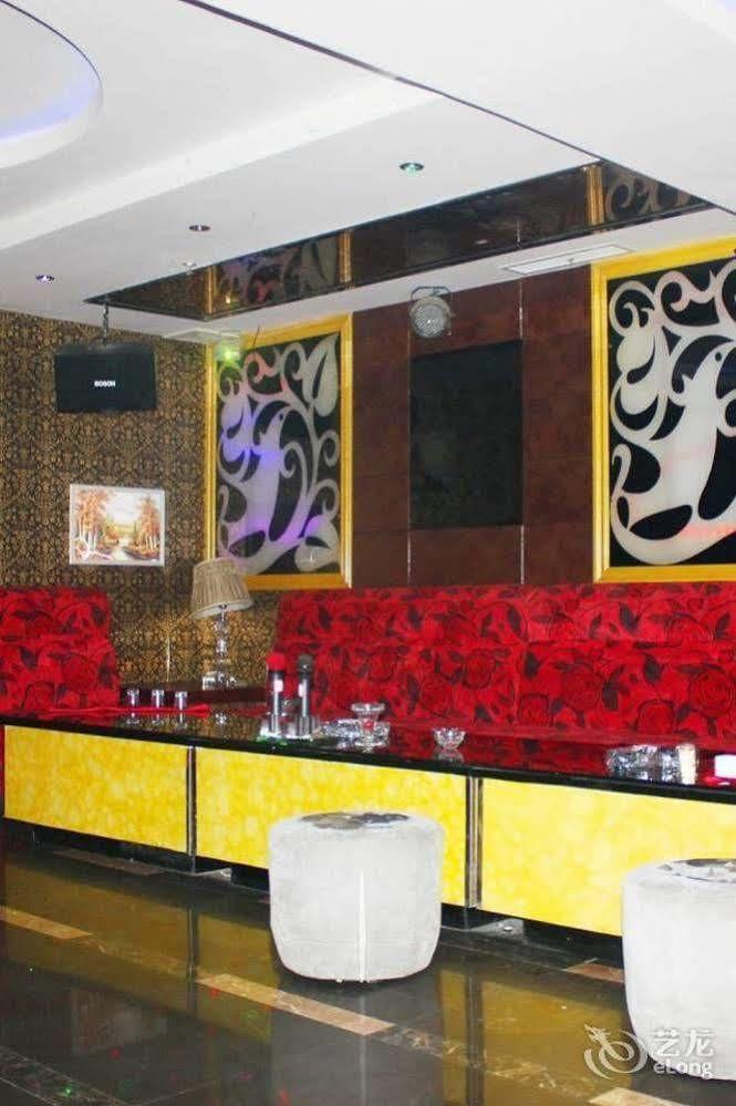 Chengdu Ronghome Hotel Bagian luar foto